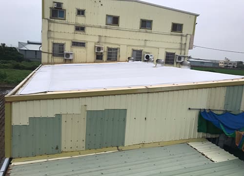 苗栗草莓園－三冠牌雜草抑制蓆應用實例(15)｜HunkunNET 煥坤