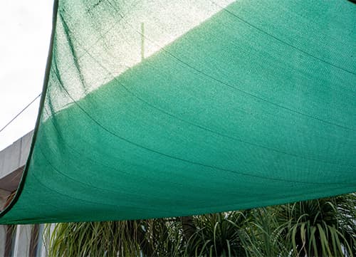 三冠牌RF圓扁針織遮陽棚應用實例｜HunkunNET 煥坤